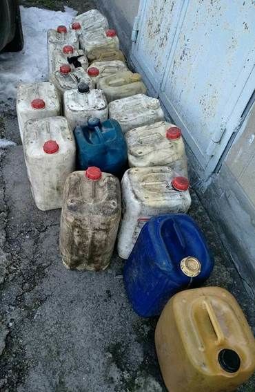 Un angajat CFM, suspectat de furtul a sute de litri de motorină