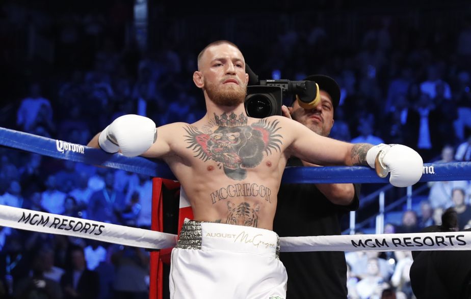 Meciul secolului: Mayweather l-a spulberat pe McGregor. Mult circ, mulți bani, box mai puțin