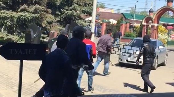 В ходе драки на кладбище в Москве погибли 12 человек