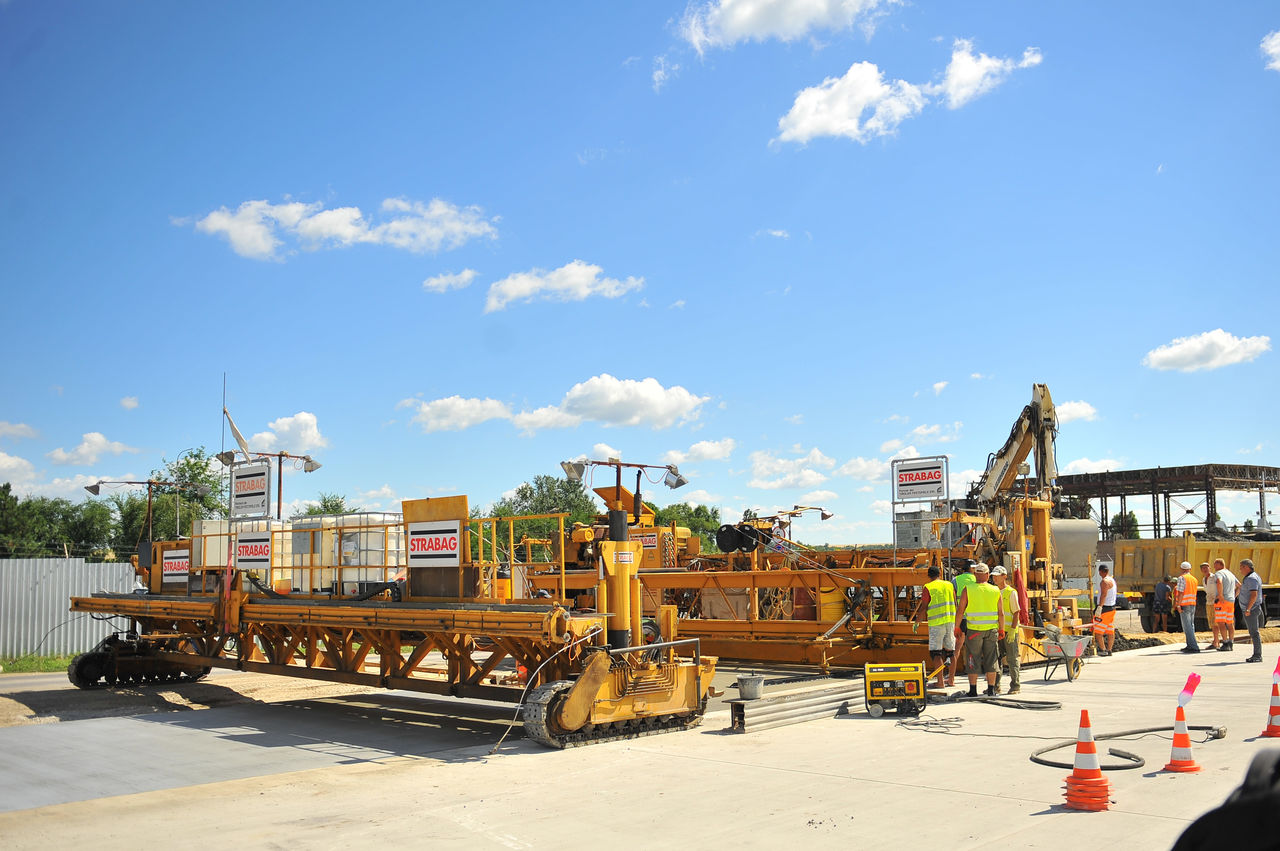 Lucrările de betonare a primilor 1.250 de metri a noii piste de pe Aeroportul Chișinău, finalizate