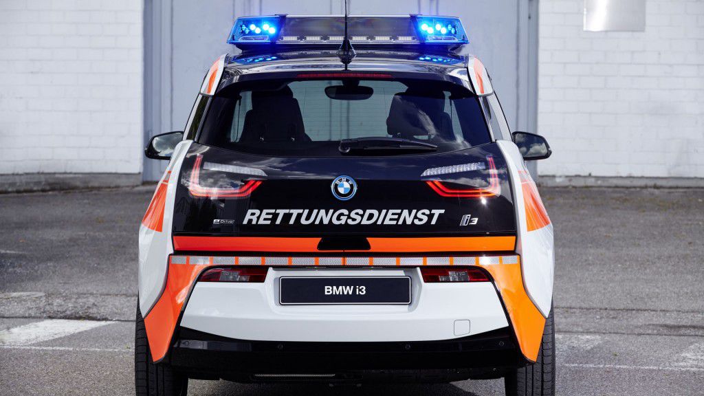 BMW будет выпускать автомобили для полиции и экстренных служб