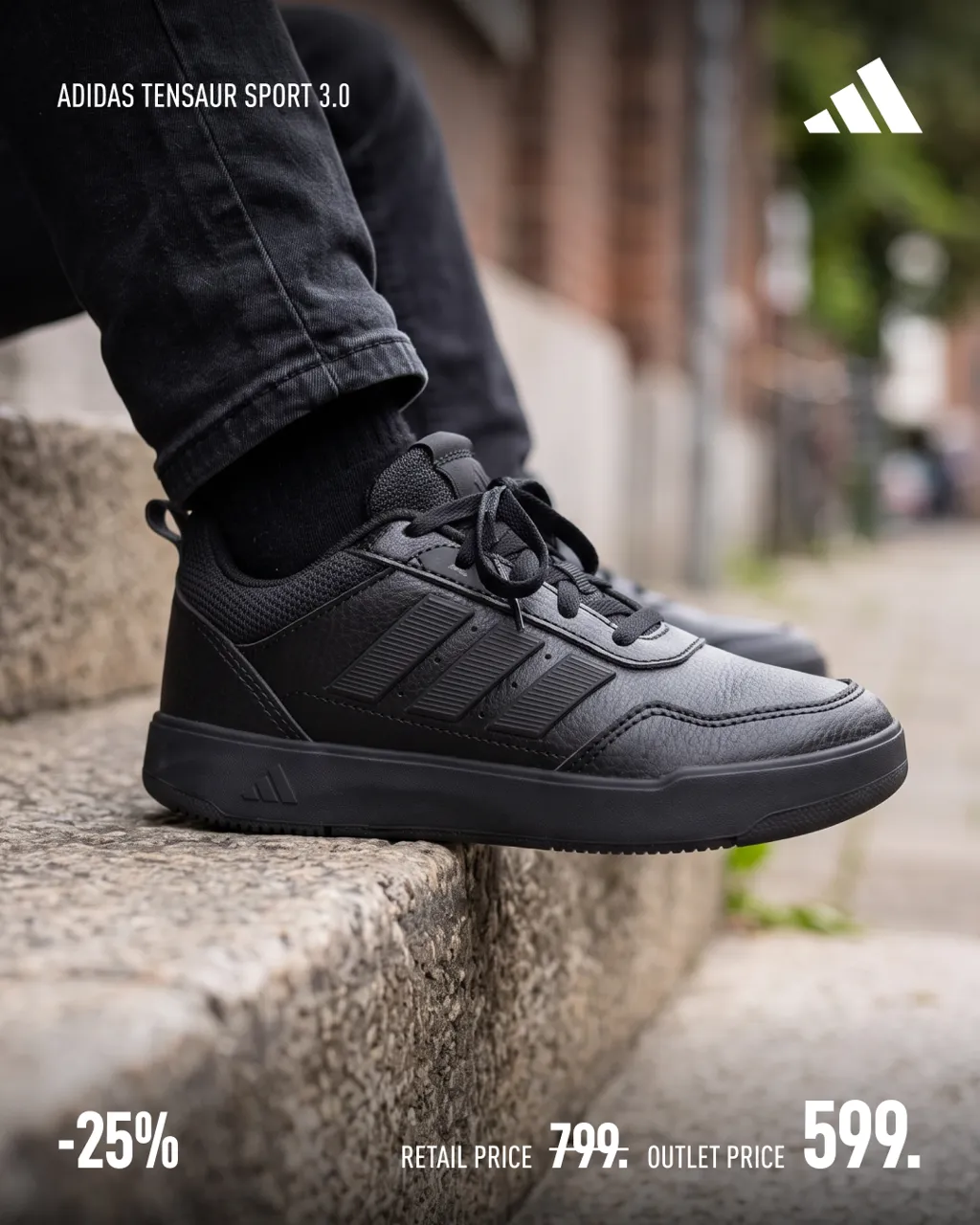Осень в стиле adidas: Куртки, худи и кроссовки по outlet-ценам в Port Mall