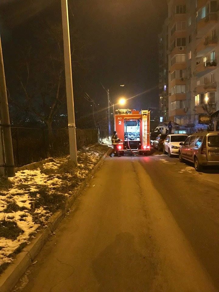 На столичной улице Трандафирилор загорелся частный дом
