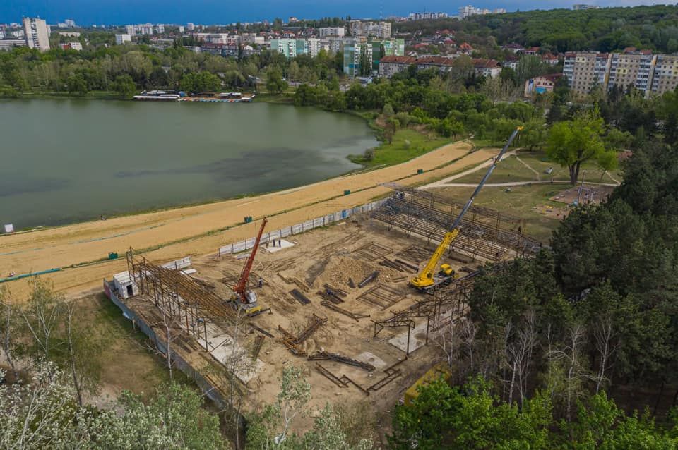 Брынзанюк: Строительство стадиона в парке "Ла извор" закончат в срок