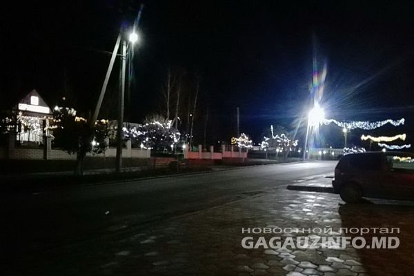 В Авдарме уже зажгли праздничные огни и поставили новогоднюю елку