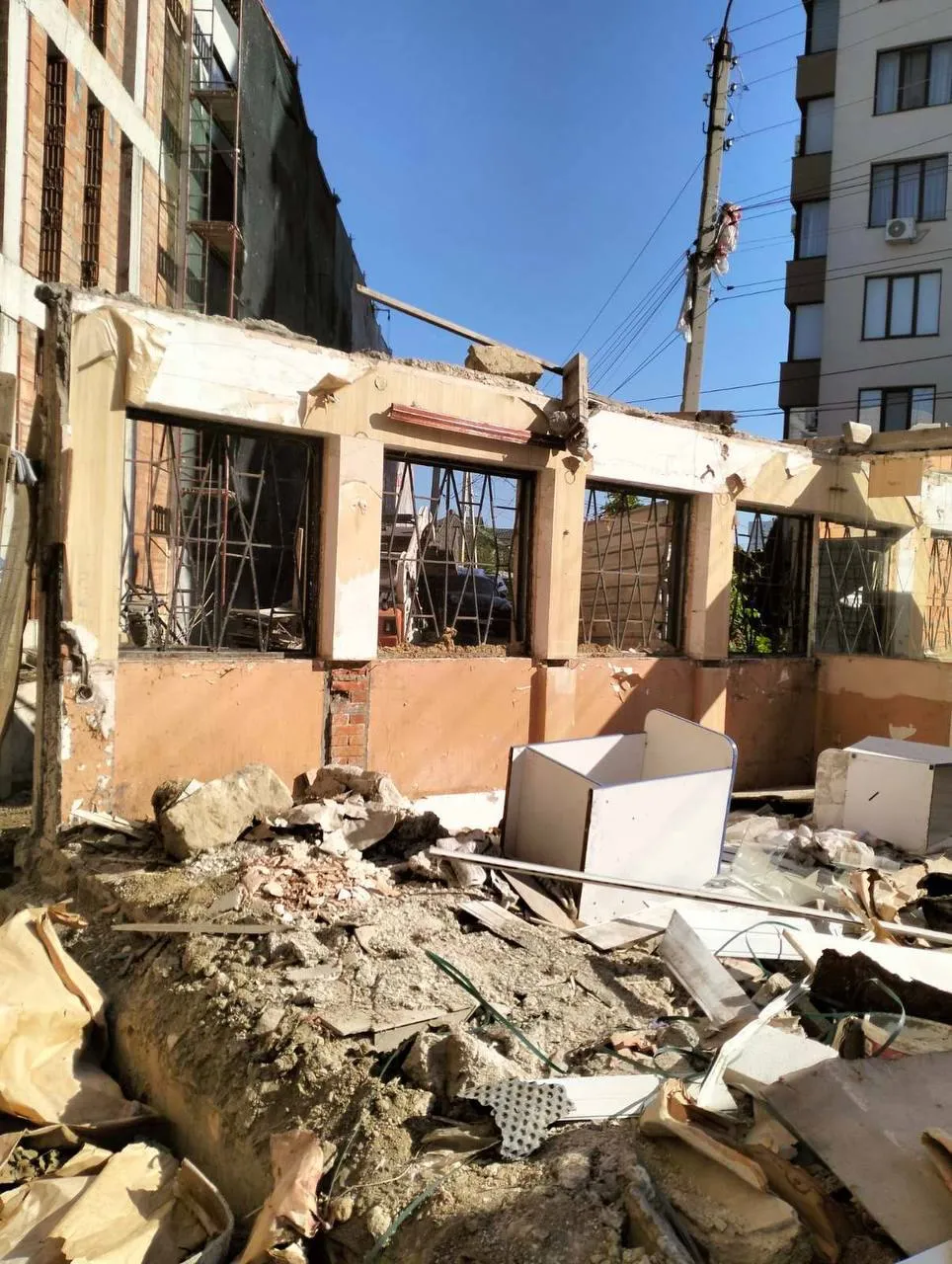 O construcție neautorizată, demolată în Capitală