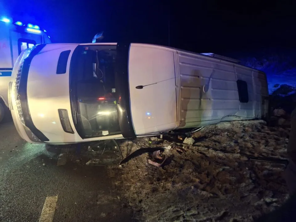 Микроавтобус с 11 молдаванами, следовавший в Германию, попал в ДТП в Румынии