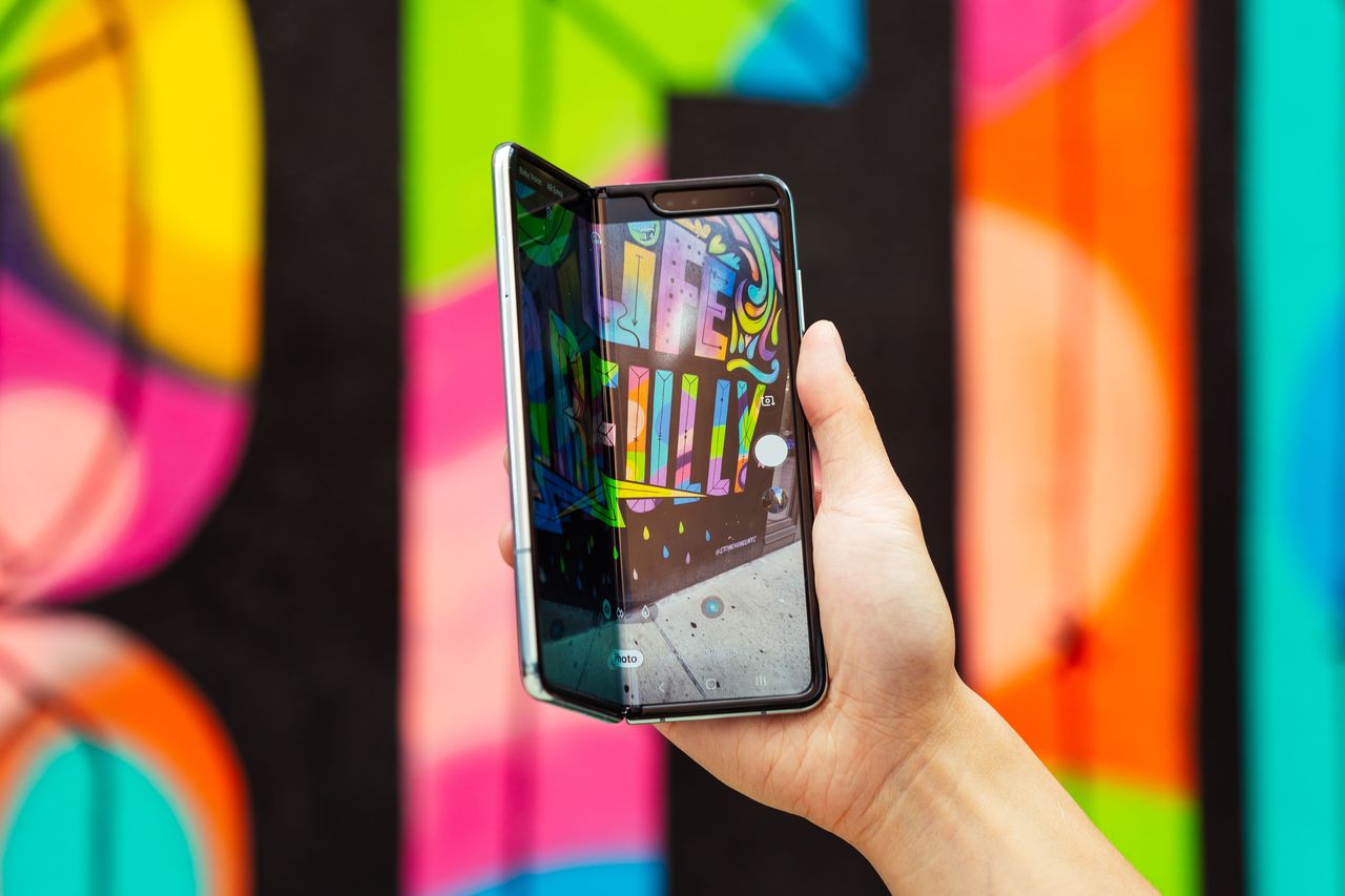 Maximum: Samsung Galaxy Fold уже в Молдове ®