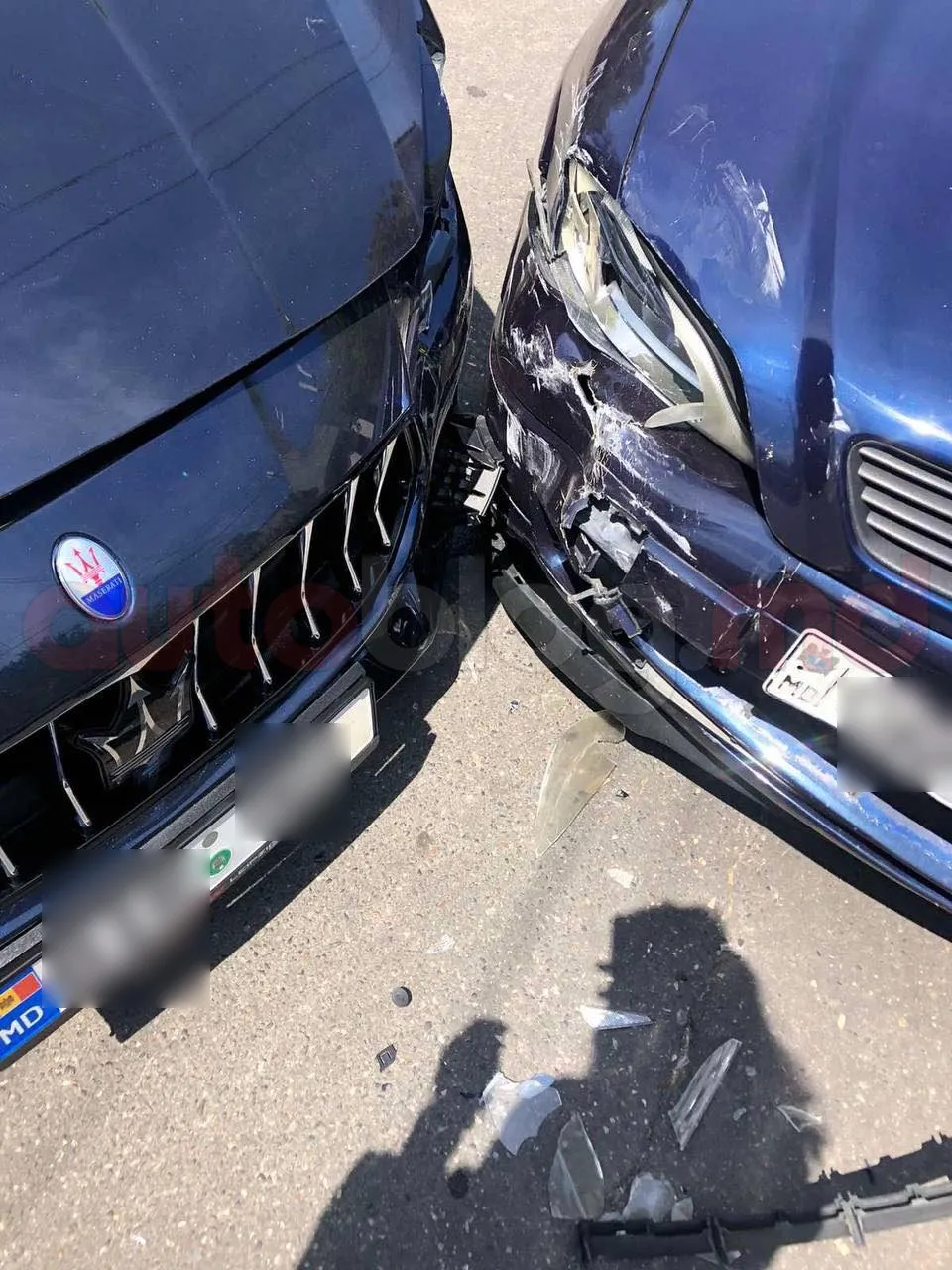 В центре Кишинева столкнулись Maserati и Opel