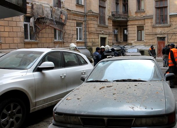 В центре Одессы обрушились два балкона