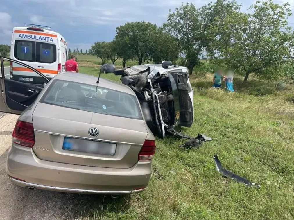 Coliziune pe contrasens pe traseul Edineț – Ruseni: Un bărbat, transportat la spital