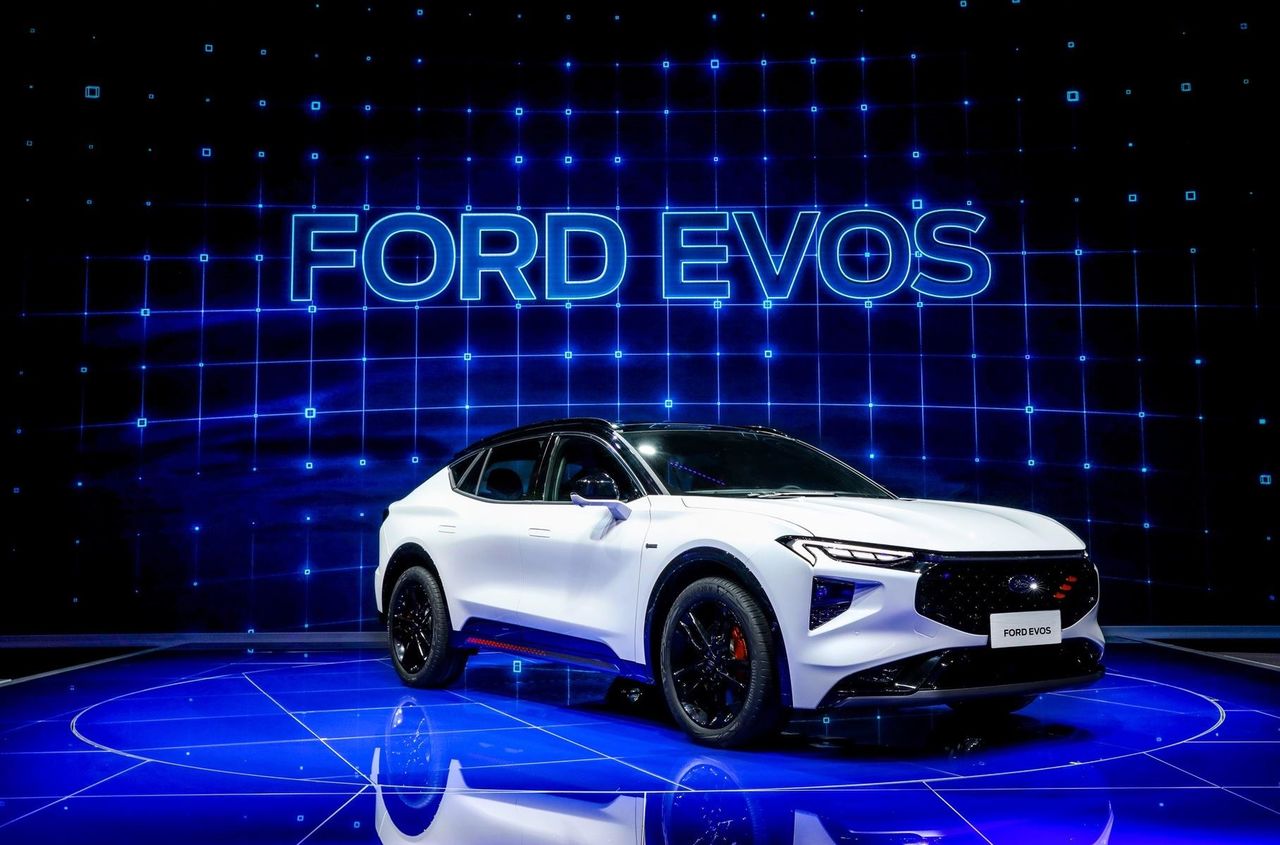 В Шанхае дебютировал Ford Evos