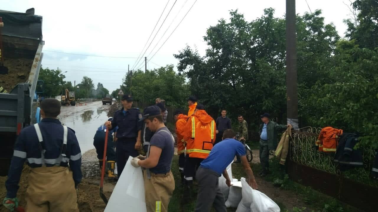 Последствия ливня: в Унгенском районе затопило 10 хозяйств