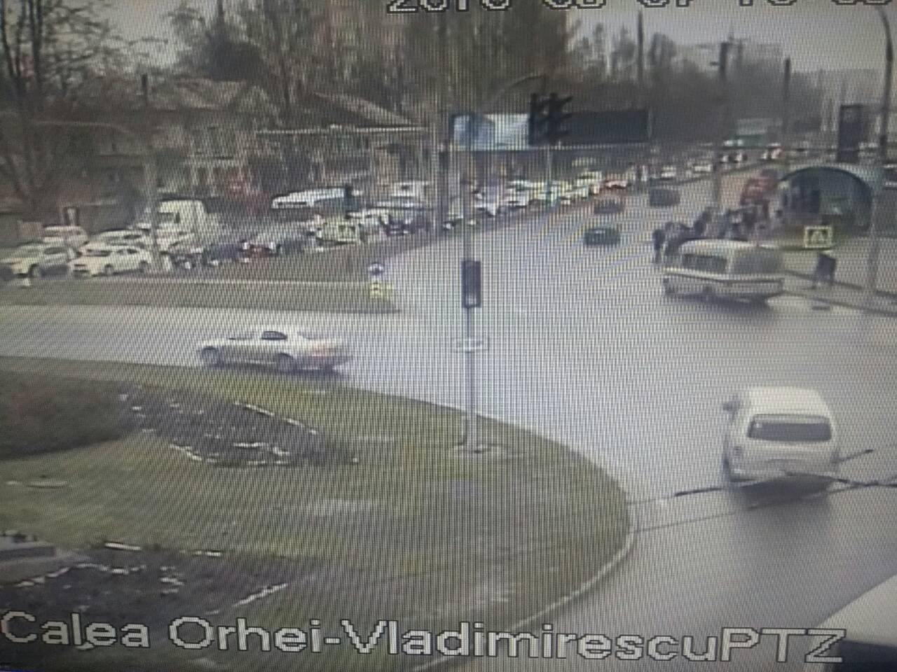 В Центре Кишинева в преддверии праздника образовались пробки