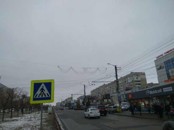 Муниципальные службы начали работы по модернизации освещения столичного бульвара