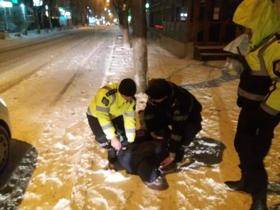 Полицейские задержали тираспольчанина с 2 сумками наркотических веществ