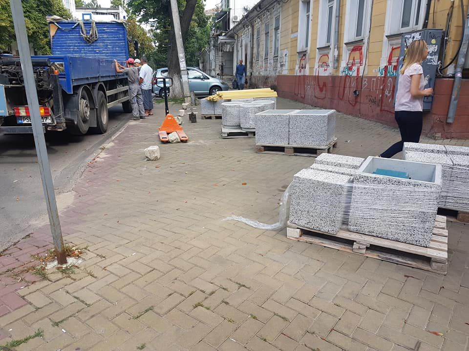 Запрещена парковка на перекрестке улиц Пыркэлаб и Микле