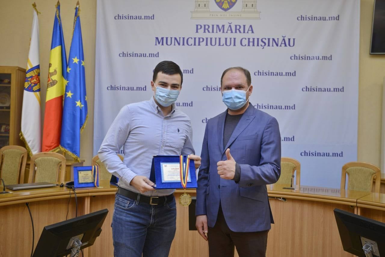 В столице наградили победителей в области литературы, искусства, науки, технологий