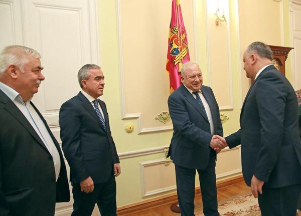 Президент встретился с руководителями этнокультурных организаций