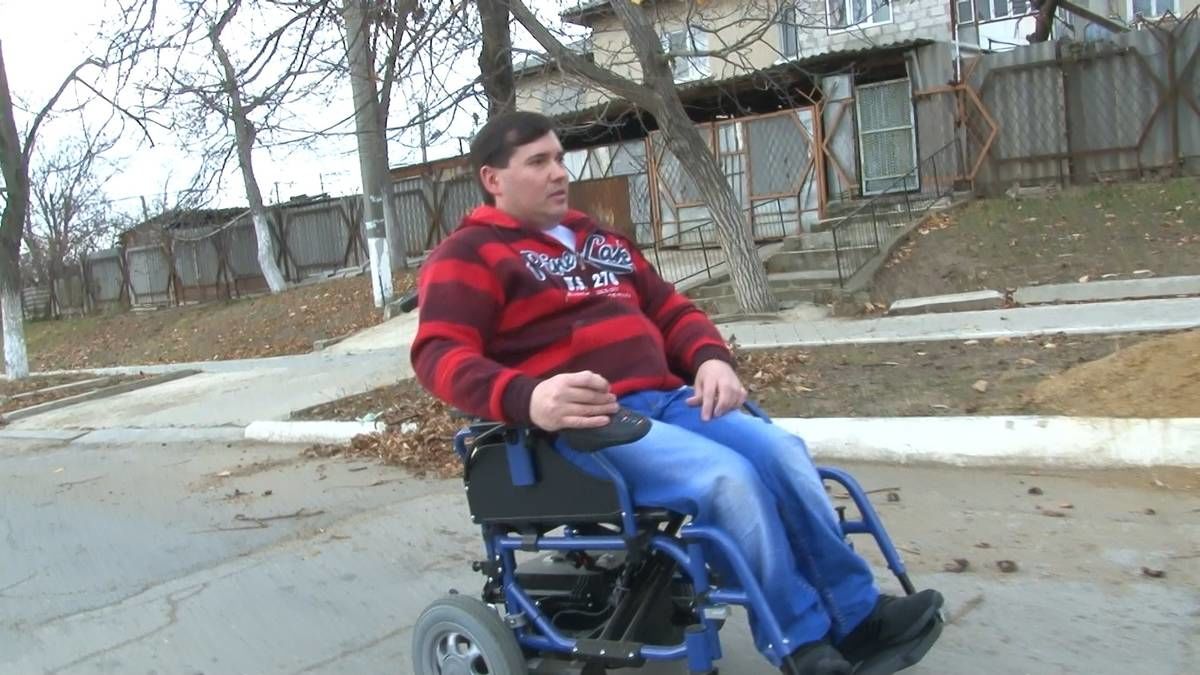 В Дубоссарах кресла-коляски получили 22 человека с ограниченными возможностями здоровья