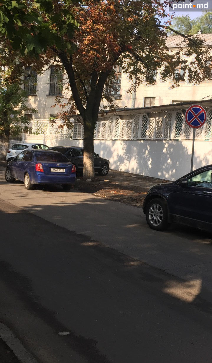 Cum polițiștii încalcă repetat legea în centrul Capitalei