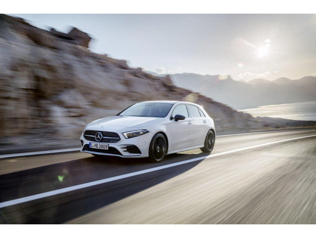Mercedes a publicat primele fotografii cu noul model A-Class