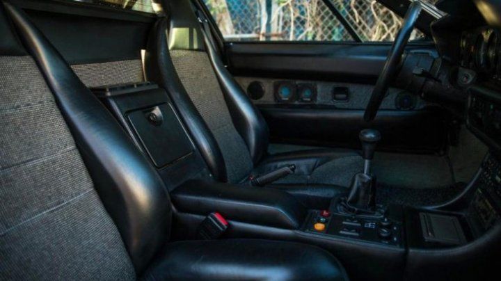 BMW-ul care face senzaţie pe piaţă. Fabricat în 1981, costă acum cât două Lamborghini-uri noi