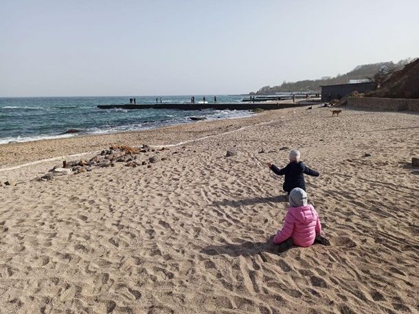 Одесситы "самоизолируются" на море