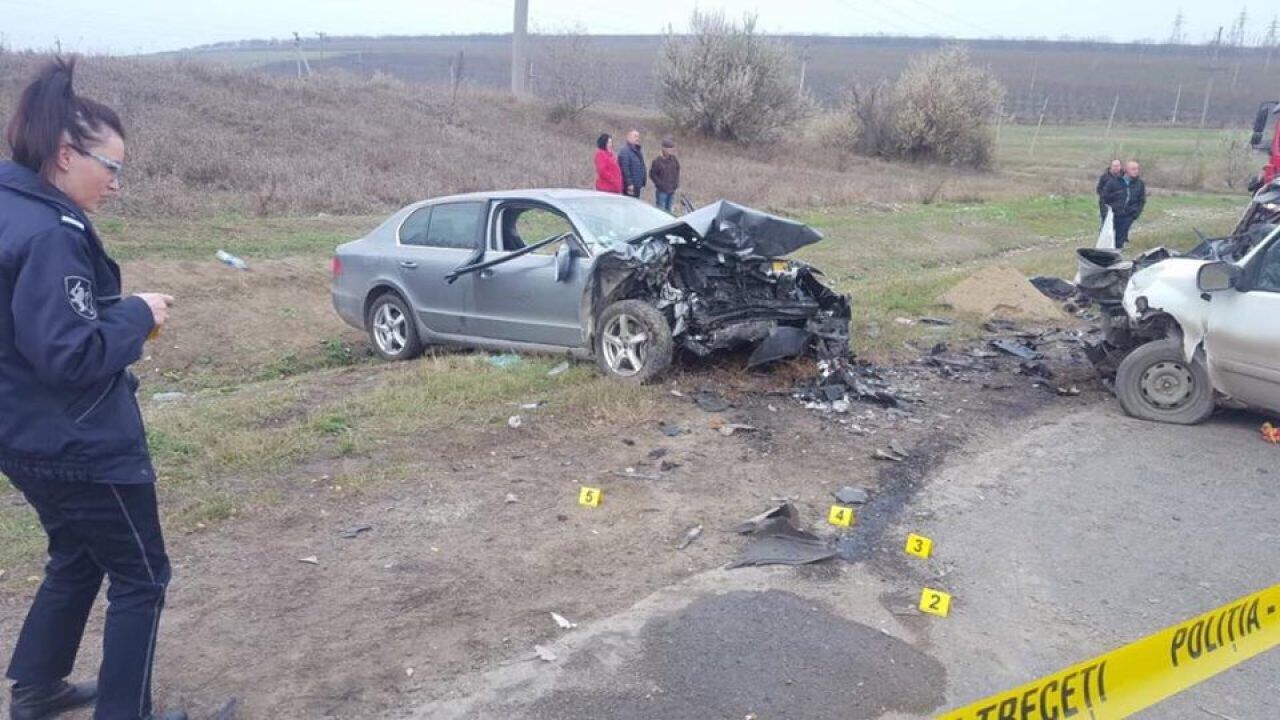Accident teribil la Sângerei: Un mort și doi răniți. Primele imagini