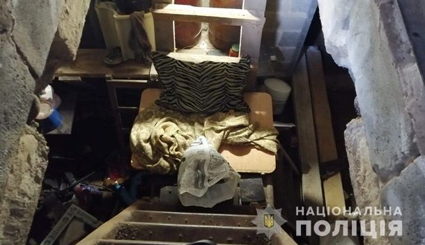 Под Киевом таксист посадил клиента на цепь