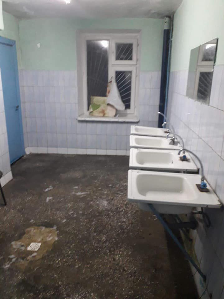 Viață de coșmar pentru studenții căminului colegiului Ștefan Neaga. Mucegai, frig și insalubritate în veceuri