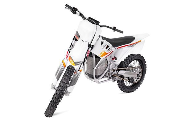Новый электромотоцикл Alta Motors полностью заряжается за 1,5 часа