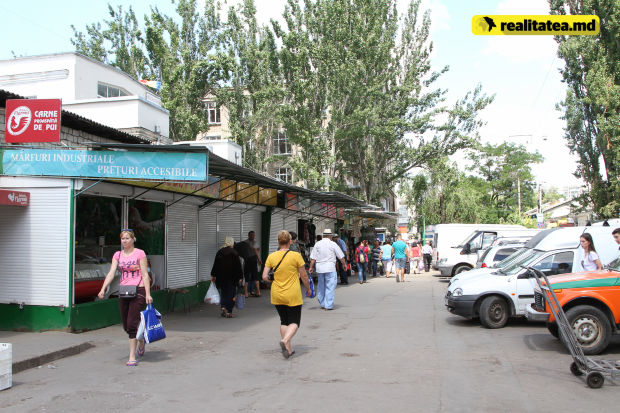 Улица Митрополита Варлаама кажется просторнее после изгнания продавцов
