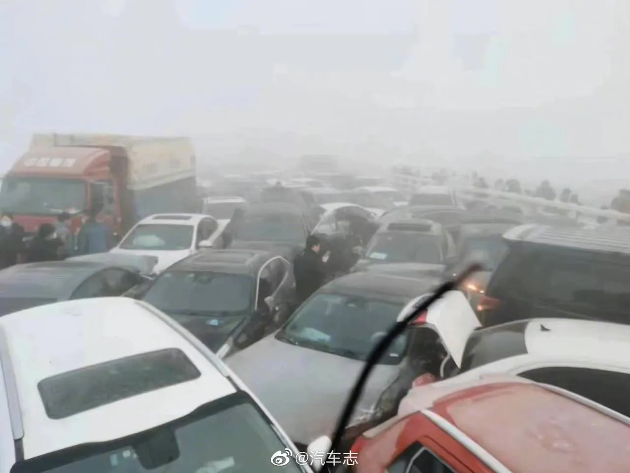 Авария в китае 11 ноября 2020. Китай автомобили.