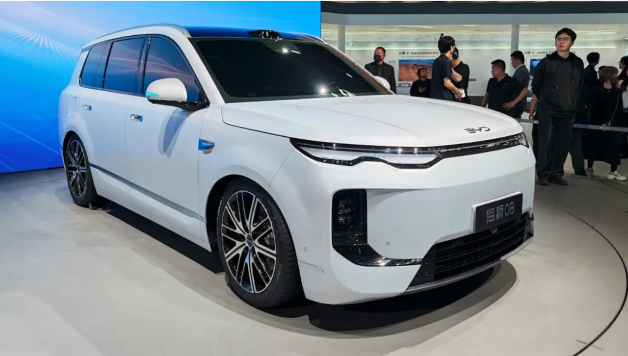 Электрический кроссовер BYD Sealion 08 показали в Пекине