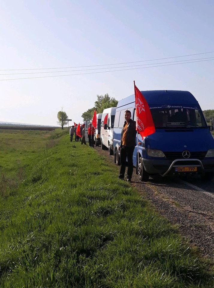 Жители Молдовы массово съезжаются в Кишинев на первомайский марш ПСРМ