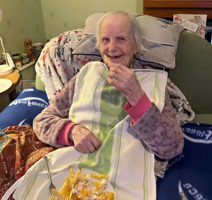 "Прожила замечательную жизнь": 104-летняя женщина рассказала, что ест и пьет