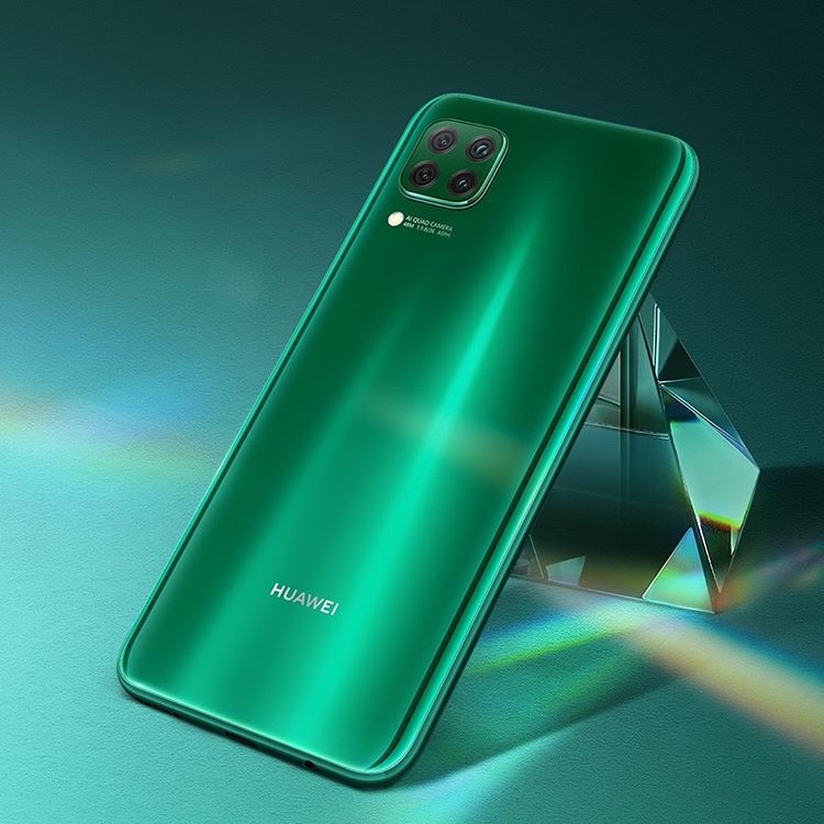 Румынская певица Лидия Бубле cтала лицом нового Huawei P40 Lite ®