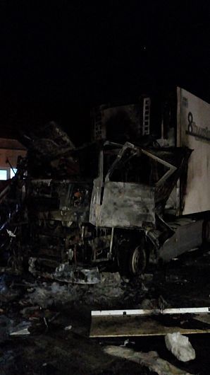 Двое граждан Молдовы едва заживо не сгорели в кабине грузовика