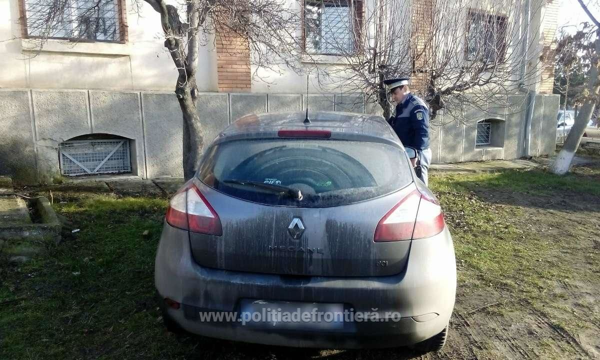 Молдаванин пытался пересечь границу на краденом автомобиле