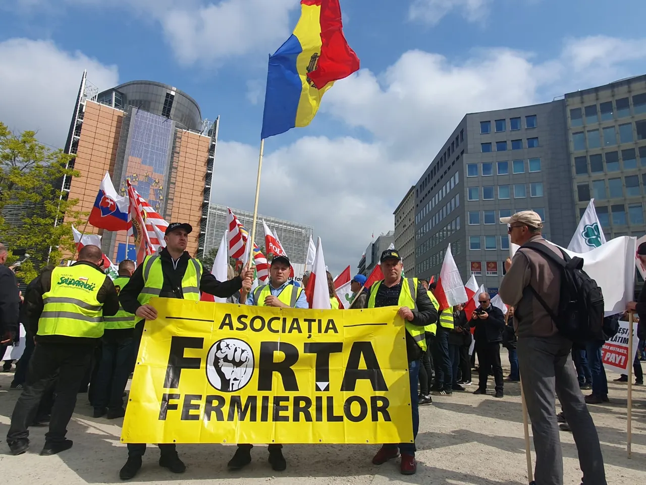 Молдавские фермеры провели акцию протеста в Брюсселе