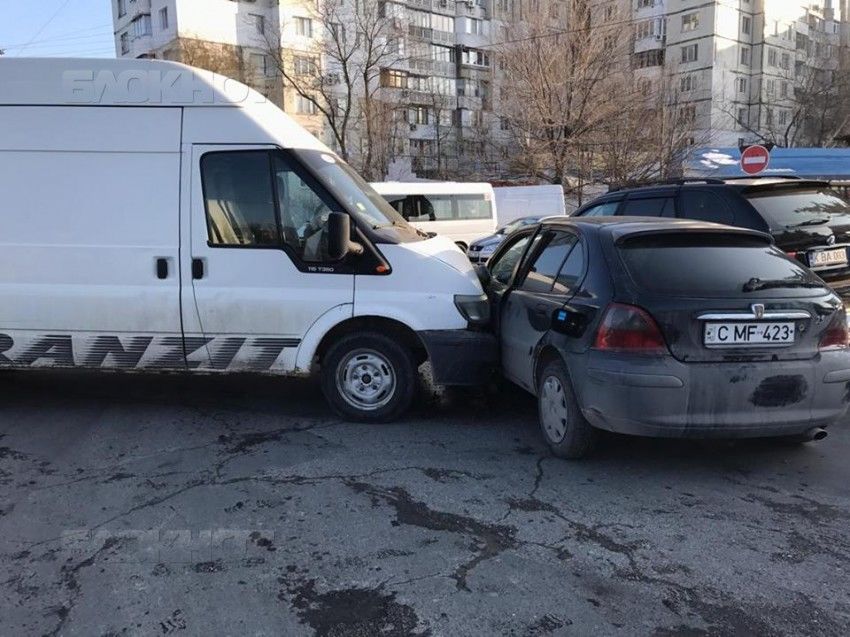 В аварии в Кишиневе пострадали 4 автомобиля