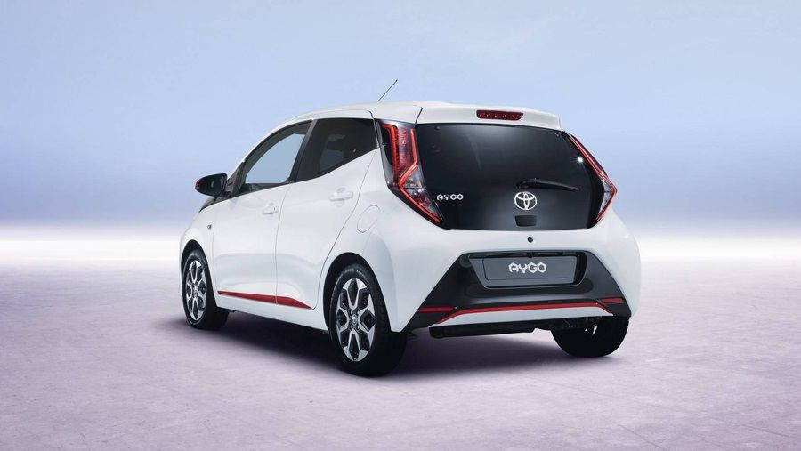 В Сети показали обновленный хэтчбек Toyota Aygo