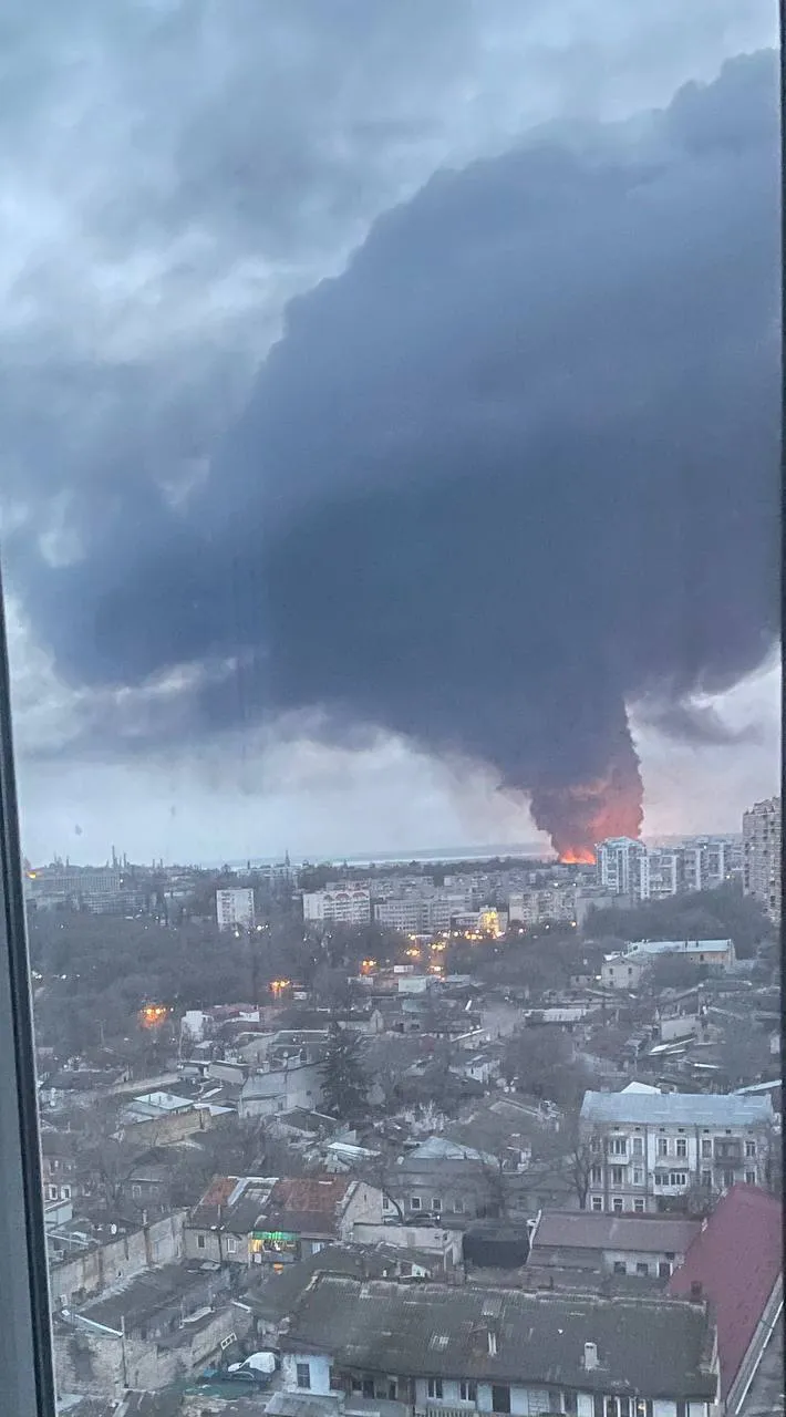 В Одессе прогремели взрывы: атаковали с воздуха