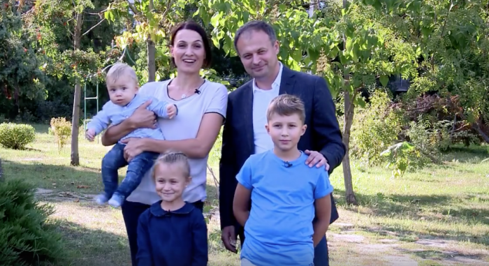 Andrian Candu, alături de mezin. Cum au fost surprinşi