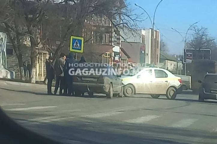 Авария с участием машины полиции случилась в Чадыр-Лунге