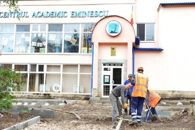 В Кишиневе на месте незаконной парковки обустроят зону отдыха