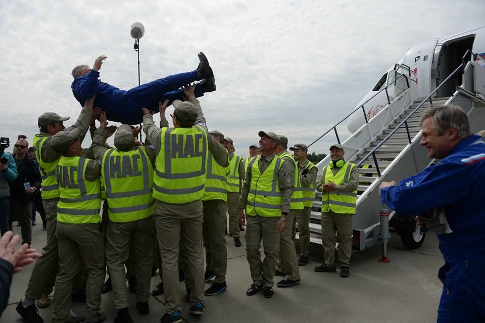 Состоялся первый полет нового магистрального самолета МС-21
