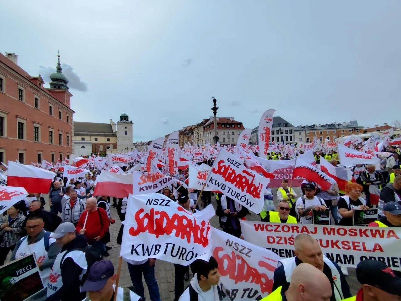 Польские фермеры проводят большой протест в Варшаве
