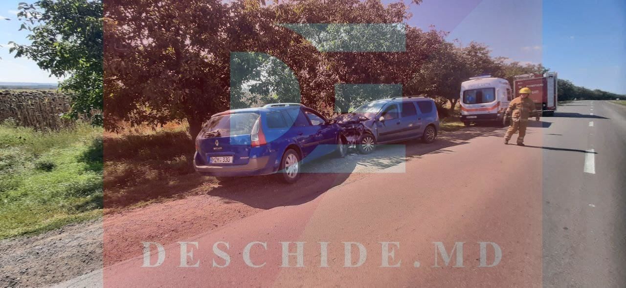 В Каушанах произошло лобовое столкновение двух автомобилей
